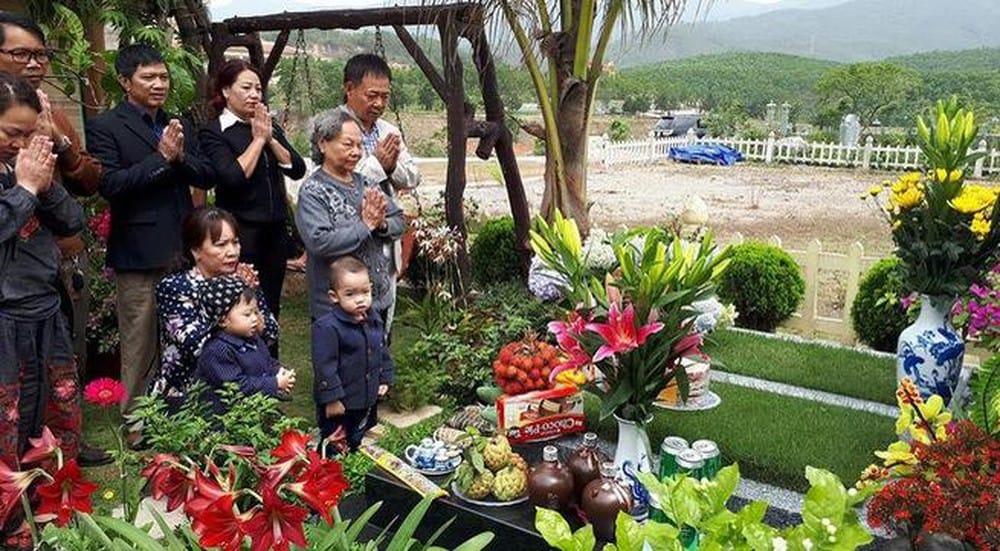 Cúng tạ mộ